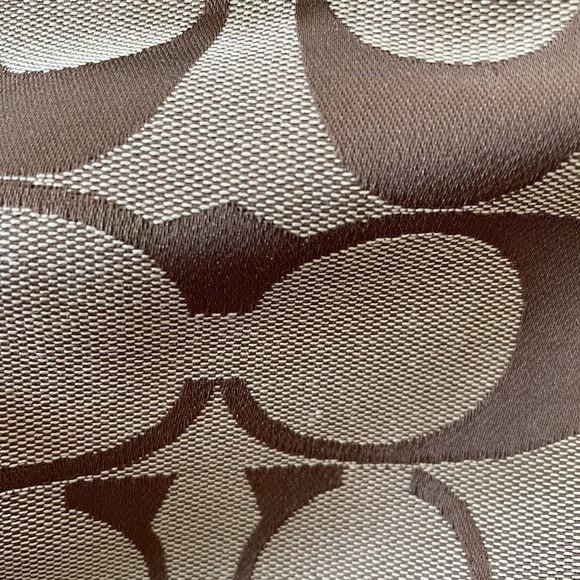 VERY NICE !!Coach shoulder purse - Picture 3 of 6